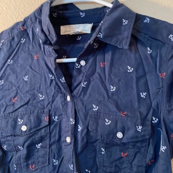 H&M short sleeve navy red white anchor button down blouse - Picture 4 of 5